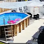 Chalet Avec Piscine *
