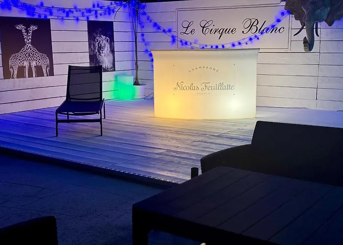 Avec Piscine * Antibes